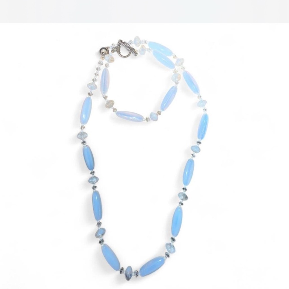 Elegant Blue Beaded Necklace